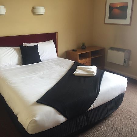 The Cobb Hotel Palmerston North Exterior photo