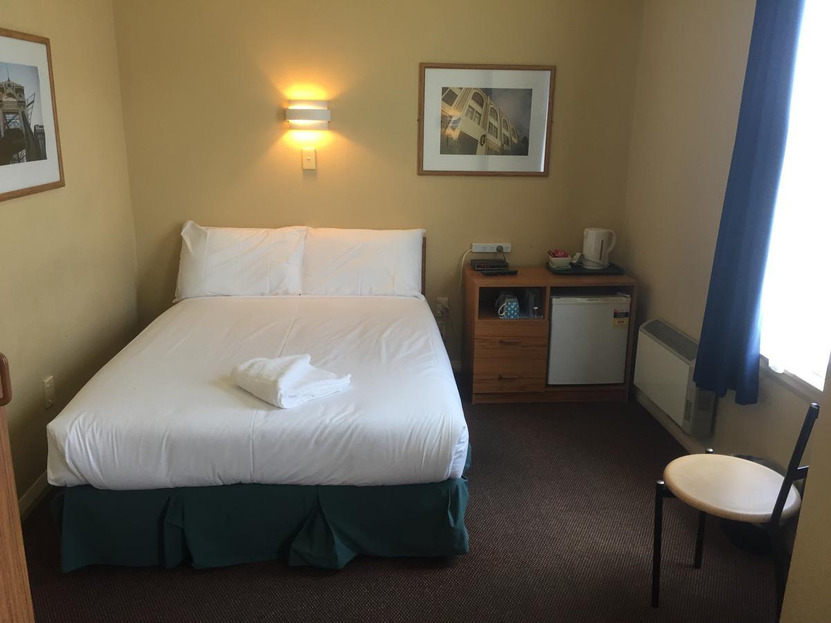The Cobb Hotel Palmerston North Exterior photo